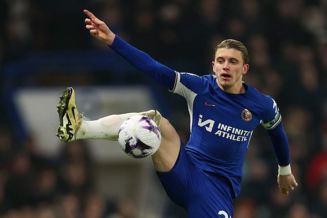 Aksi Conor Gallagher di laga Chelsea vs Newcastle pada pekan ke-28 Premier League 2023/24 di Stamford Bridge, Selasa (12/03/2024) dini hari WIB. (c) AP Photo/Ian Walton